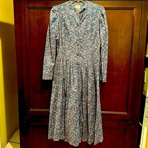 Laura Ashley Gorgeous wool/cotton blend and design; Women’s size 10